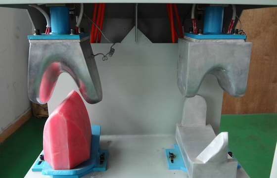 Machine supérieure d'inscription de chaussure de bâti