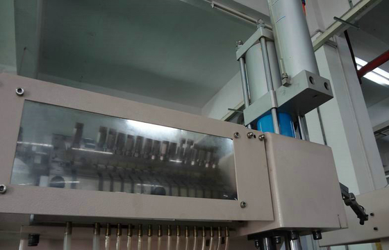 Talon hydraulique automatique clouant la machine