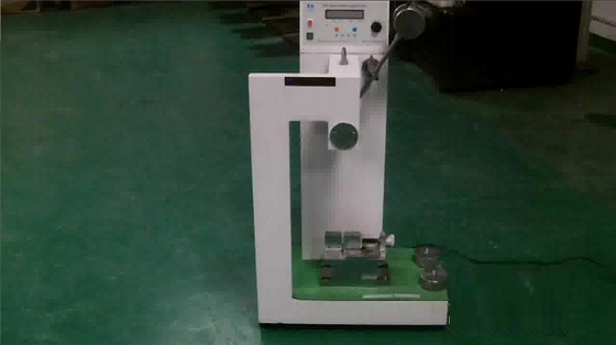 Machine d'essai en caoutchouc d'affichage numérique, Équipement d'essai d'impact de Charpy de matière plastique