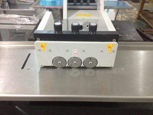 Trois épaisseur de l'équipement 0.6mm-3.0mm de carte PCB Depaneling de découpeuse de cannelure de V